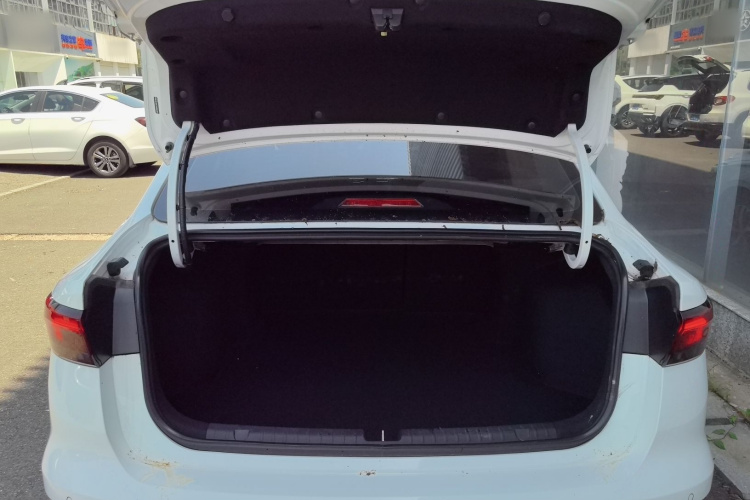 GEELY Emgrand 2022 immagine di auto #19