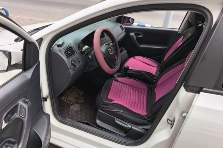 Volkswagen Polo 2015 #16 Volkswagen Polo 2015 car image #16