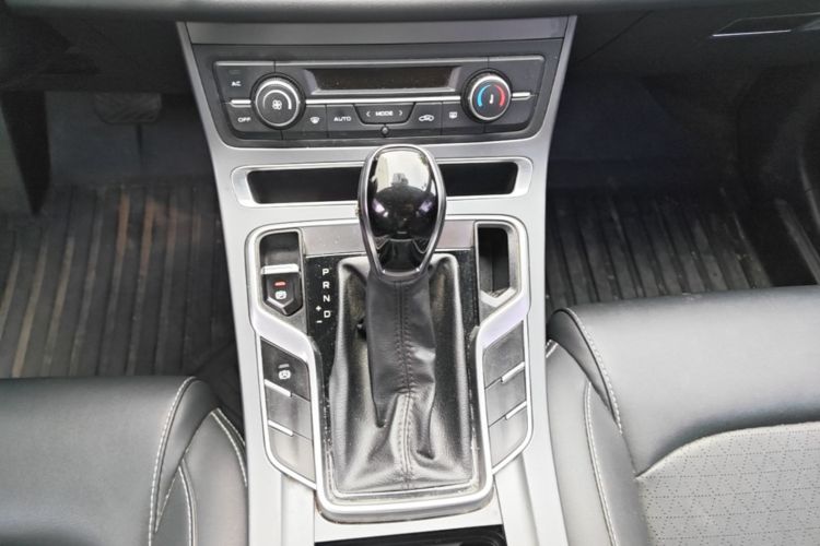 GEELY Emgrand 2021 car image #14