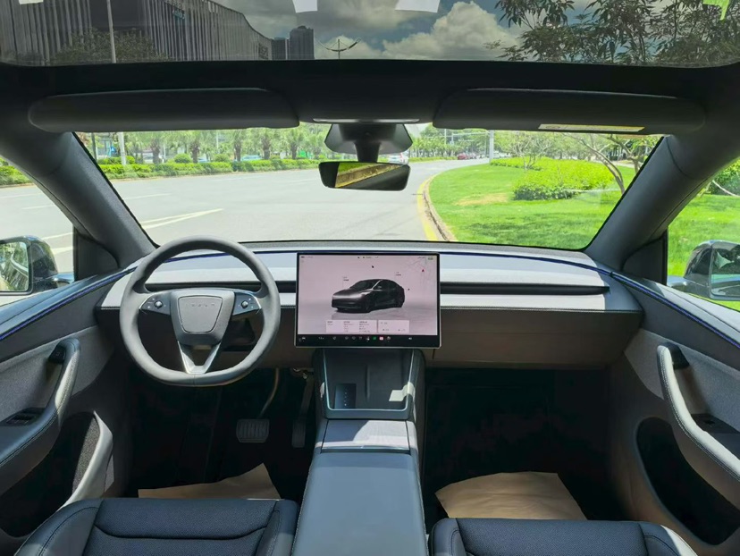 Tesla Model Y 2026 #6 Tesla Model Y 2026 car image #6