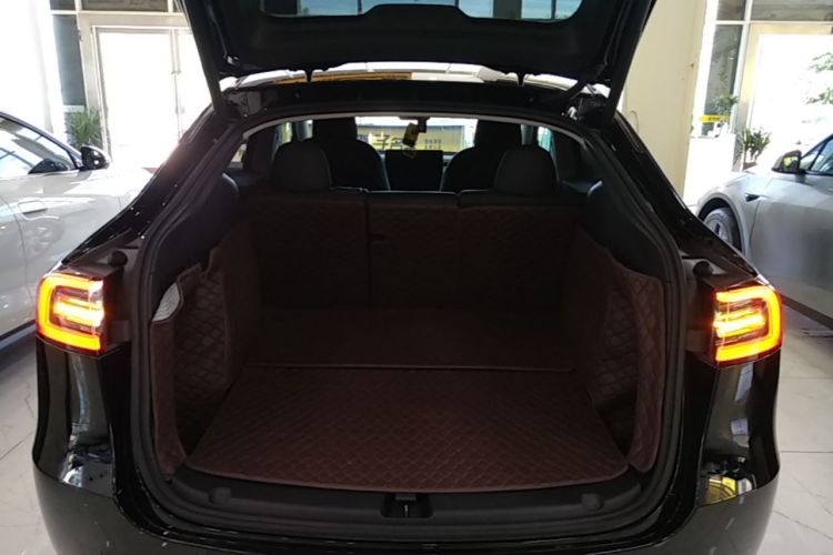 Tesla Model Y 2011 #21 Tesla Model Y 2011 immagine di auto #21