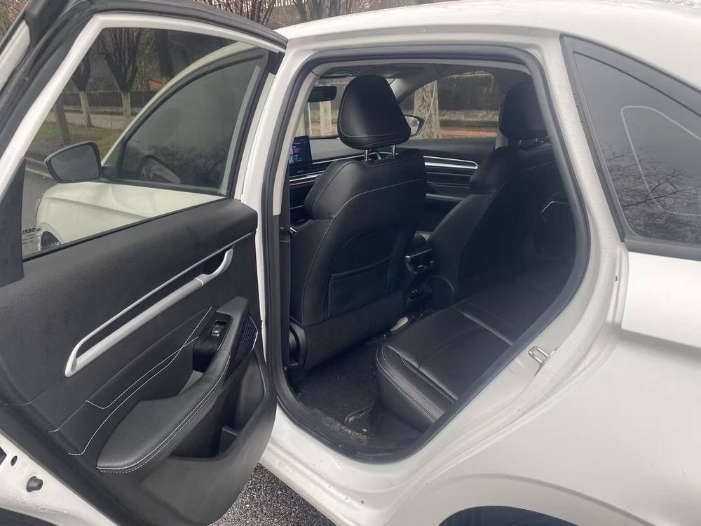 GEELY Emgrand 2021 car image #9
