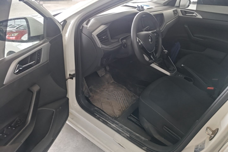 Volkswagen Polo 2023 car image #16