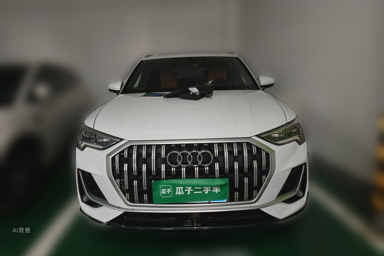 Audi Q3 2023 car image #3