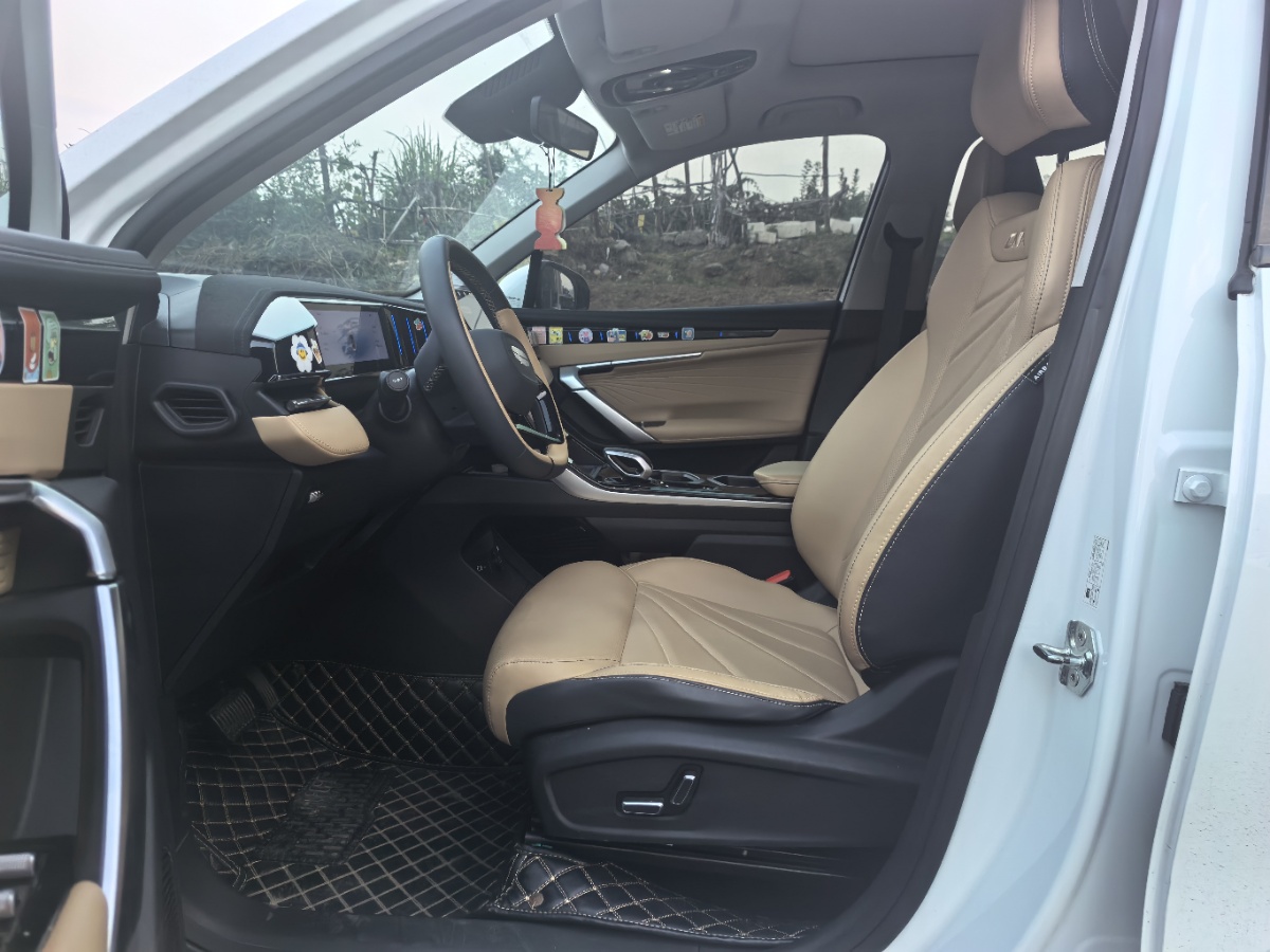 GEELY Boyue L 2023 car image #4
