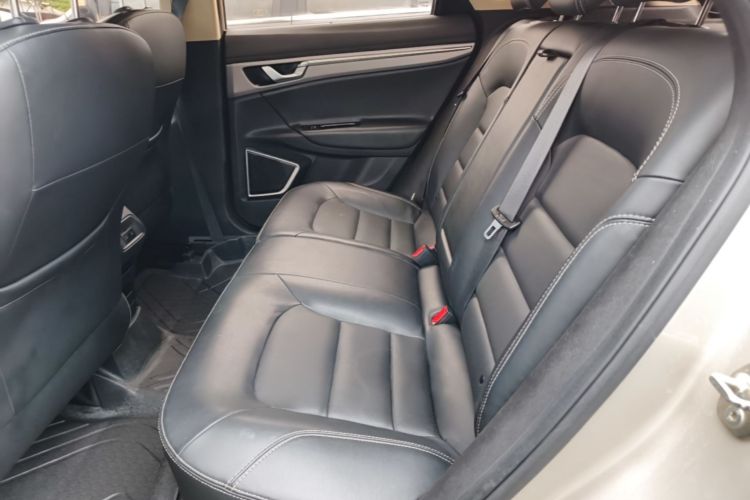 GEELY Emgrand GS 2018 car image #13