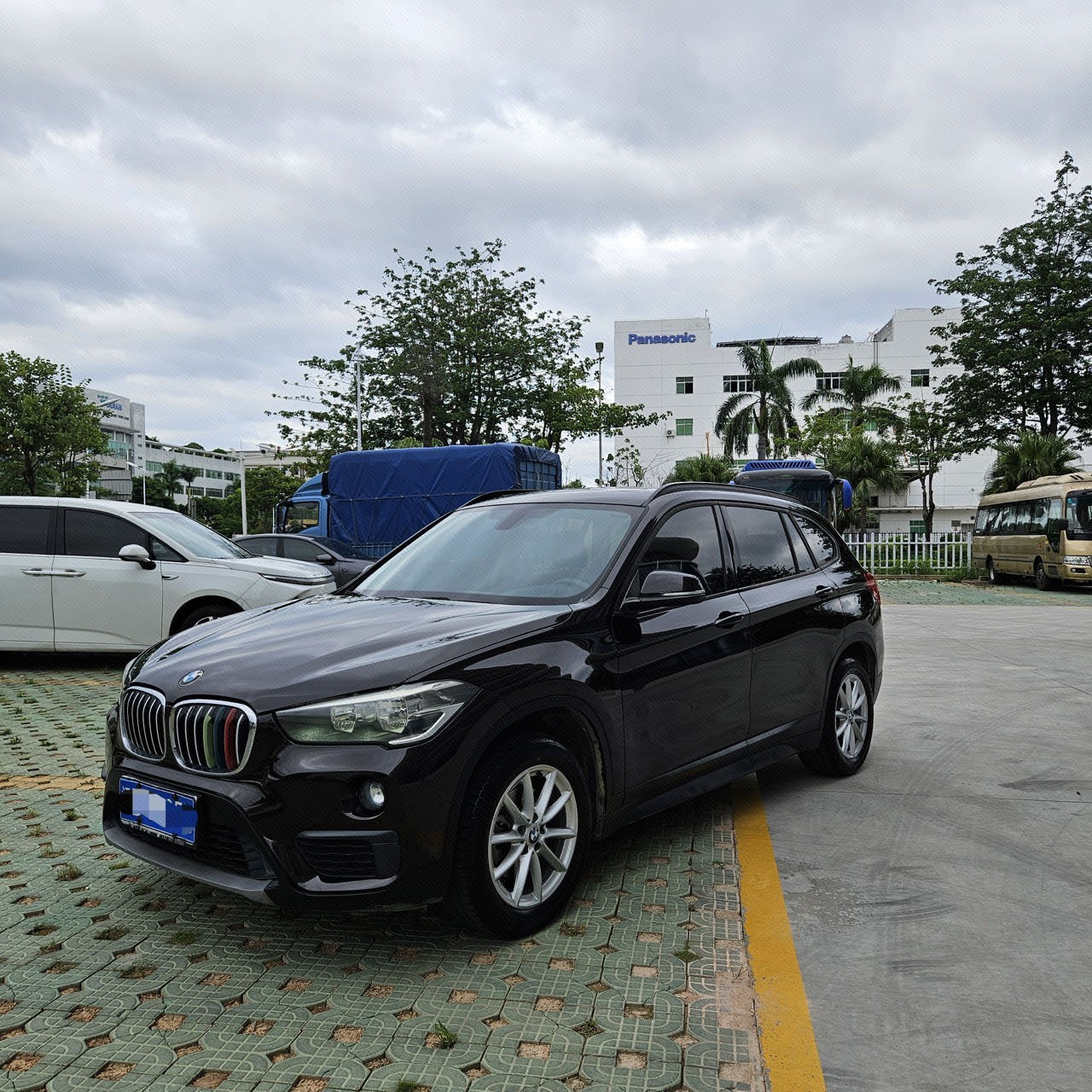 BMW X1 2018 BMW X1 2018 car image