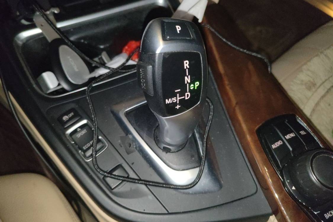 BMW 3 Series 2012 car image #29
