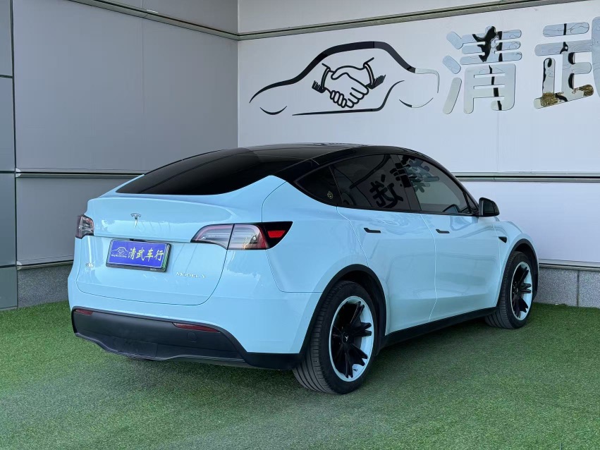 Tesla Model Y 2023 car image #7