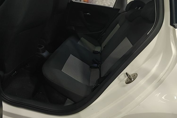 Volkswagen Polo 2016 #17 Volkswagen Polo 2016 car image #17