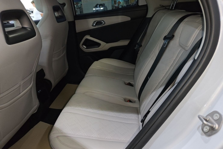 BYD YuanUP 2024 #17 BYD YuanUP 2024 car image #17