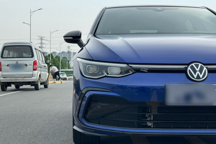 Volkswagen Golf 2021 car image #7