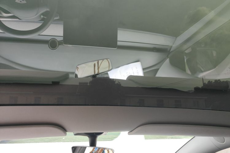 Tesla Model Y 2022 car image #20