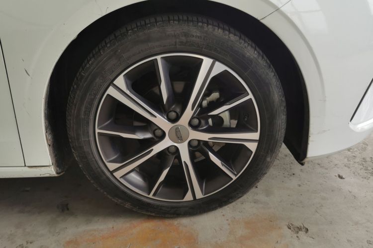 GEELY Emgrand 2021 car image #9