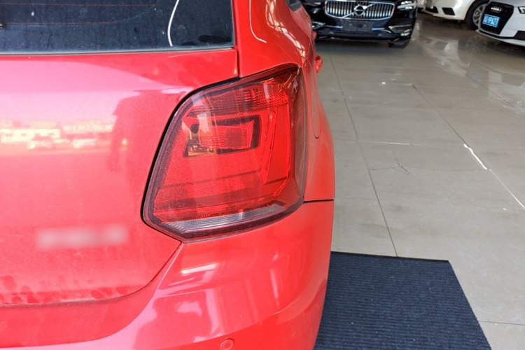 Volkswagen Polo 2017 car image #8