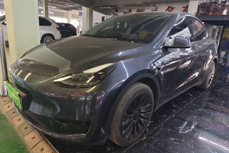 Tesla Model Y 2024 #2 Tesla Model Y 2024 car image #2