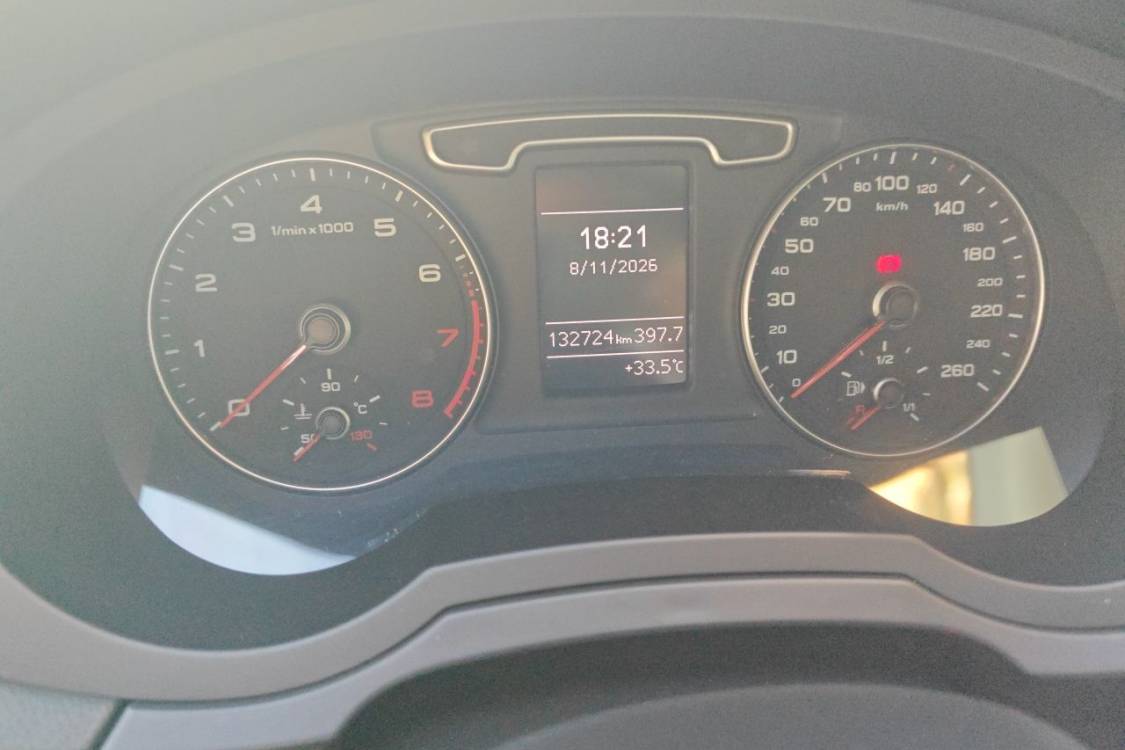 Audi Q3 2016 car image #27