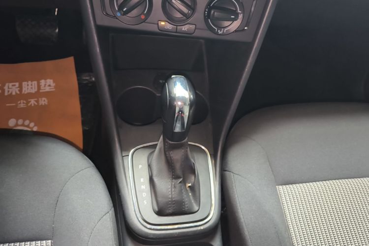 Volkswagen Polo 2018 car image #14