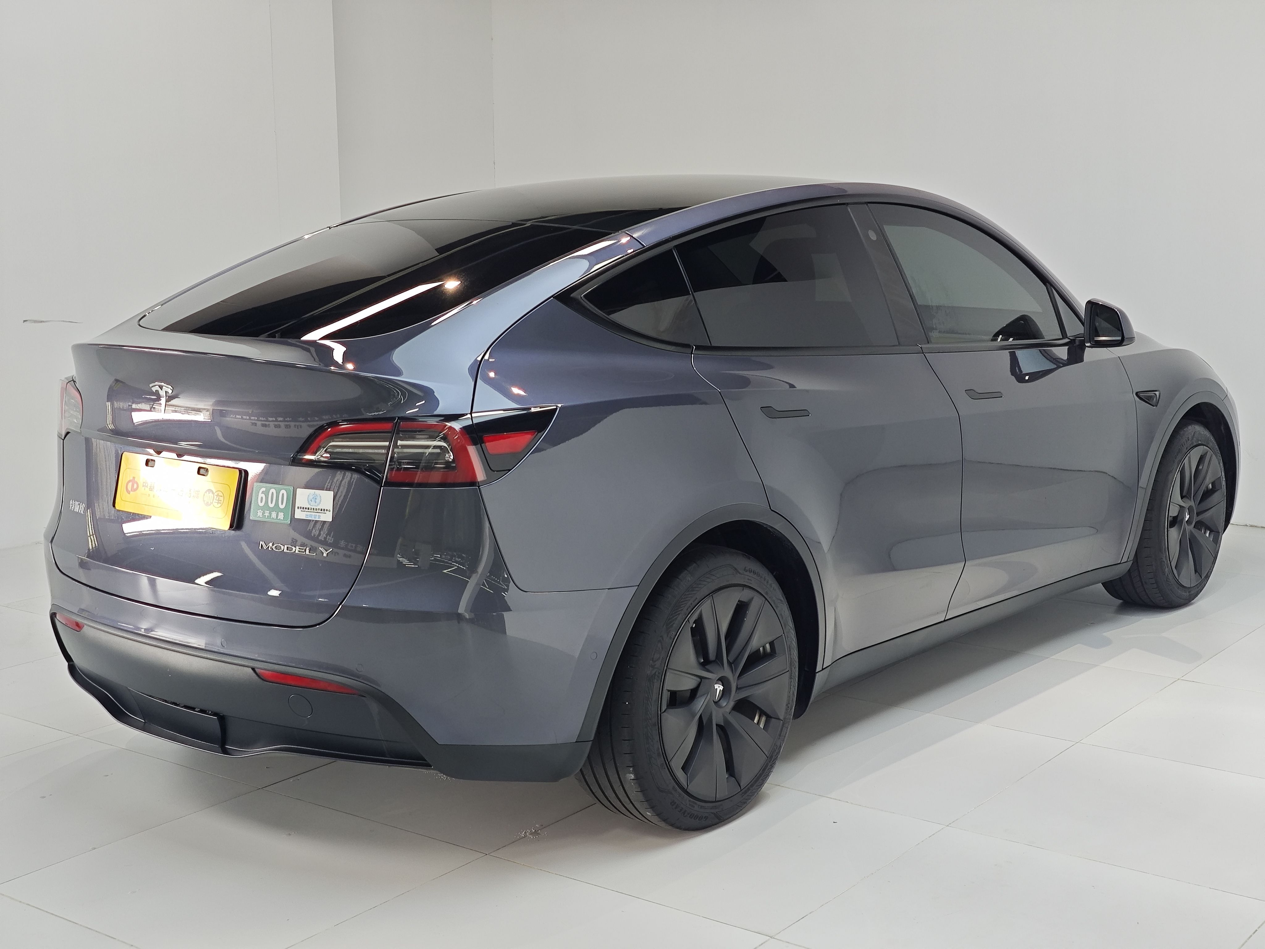 Tesla Model Y 2022 car image #6