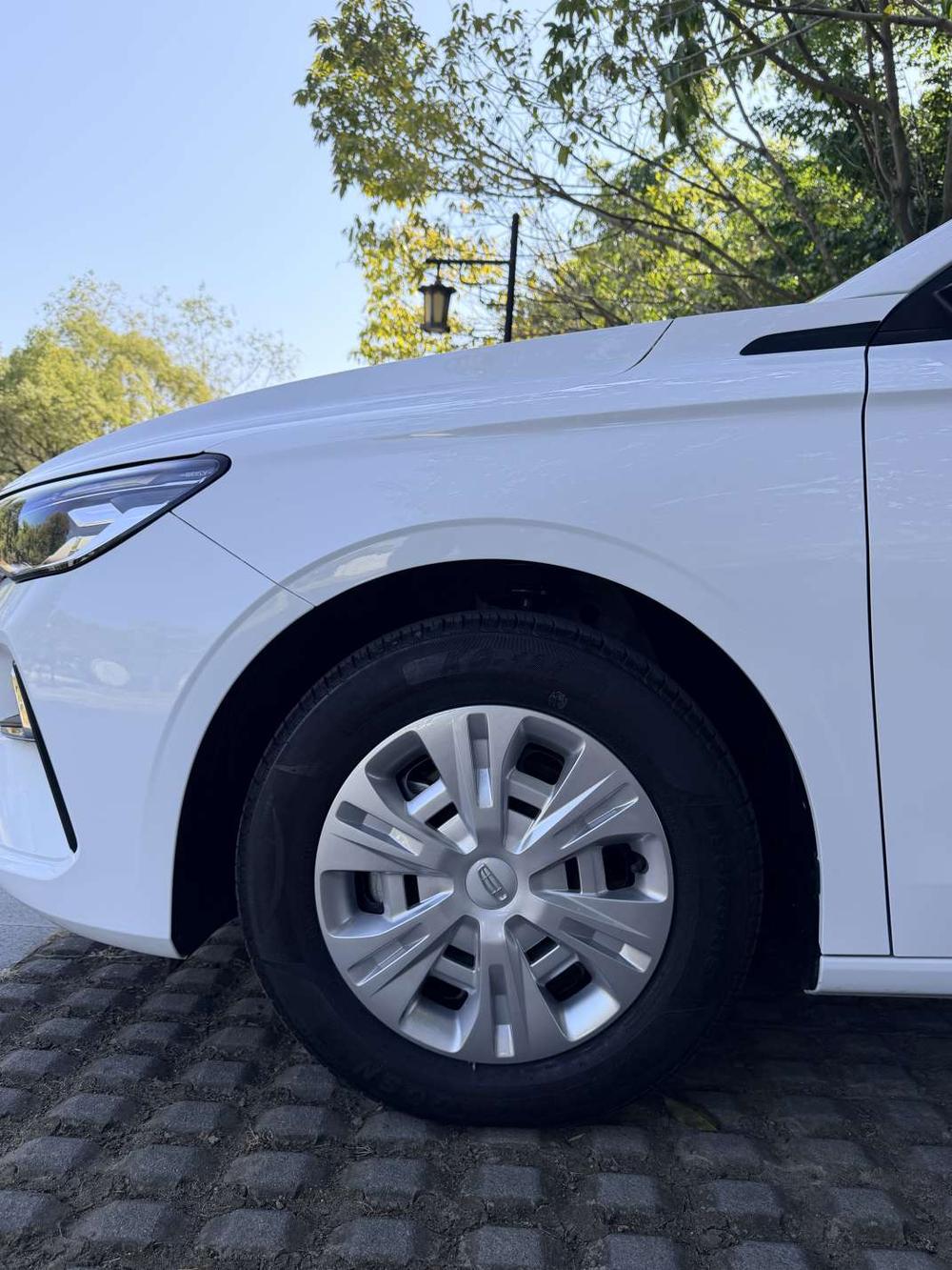GEELY Emgrand 2024 #11 GEELY Emgrand 2024 car image #11
