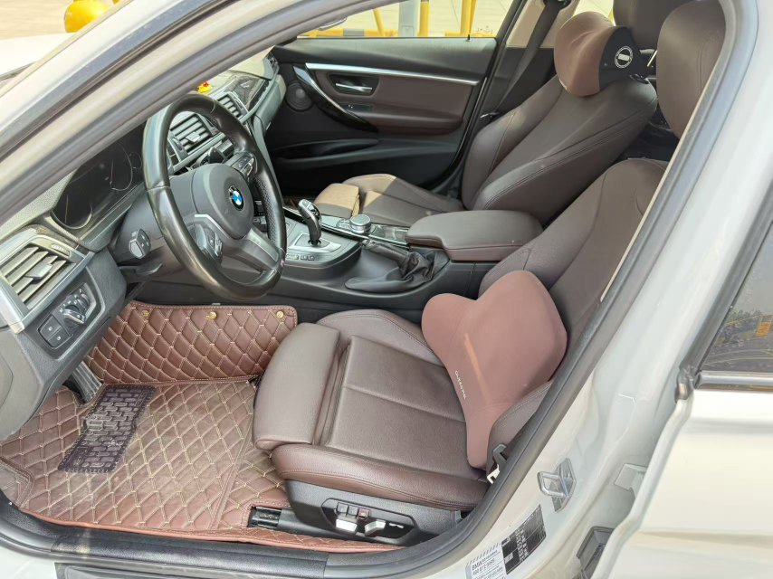 BMW 3 Series 2018 car image #9