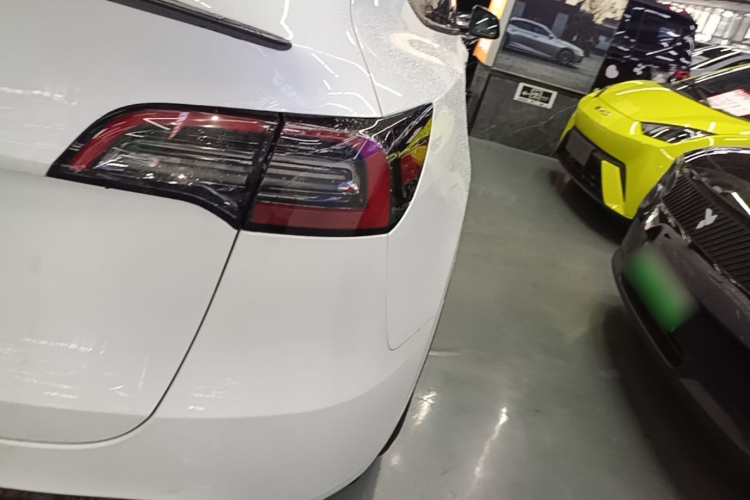 Tesla Model Y 2022 #8 Tesla Model Y 2022 car image #8