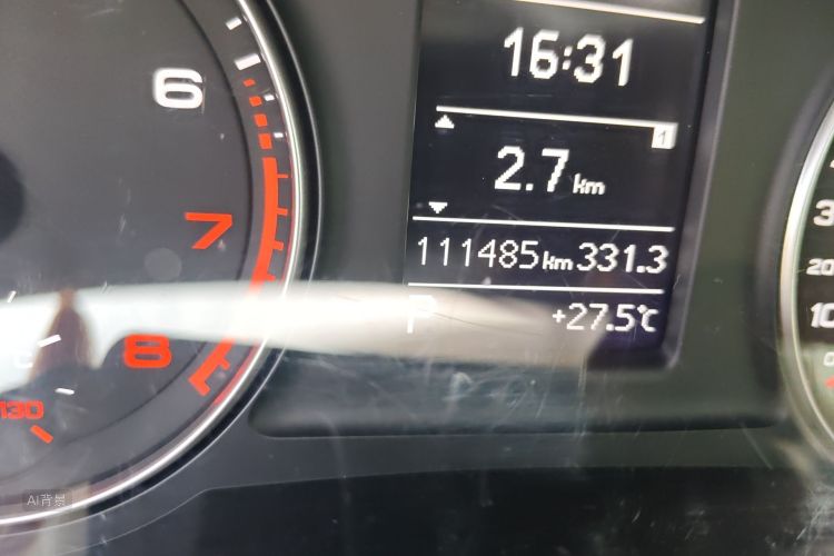 Audi Q3 2016 car image #14