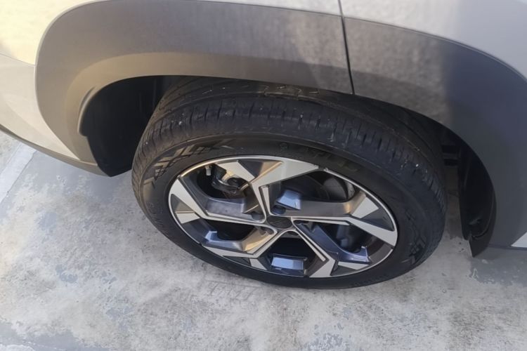 GEELY Boyue L 2024 car image #10