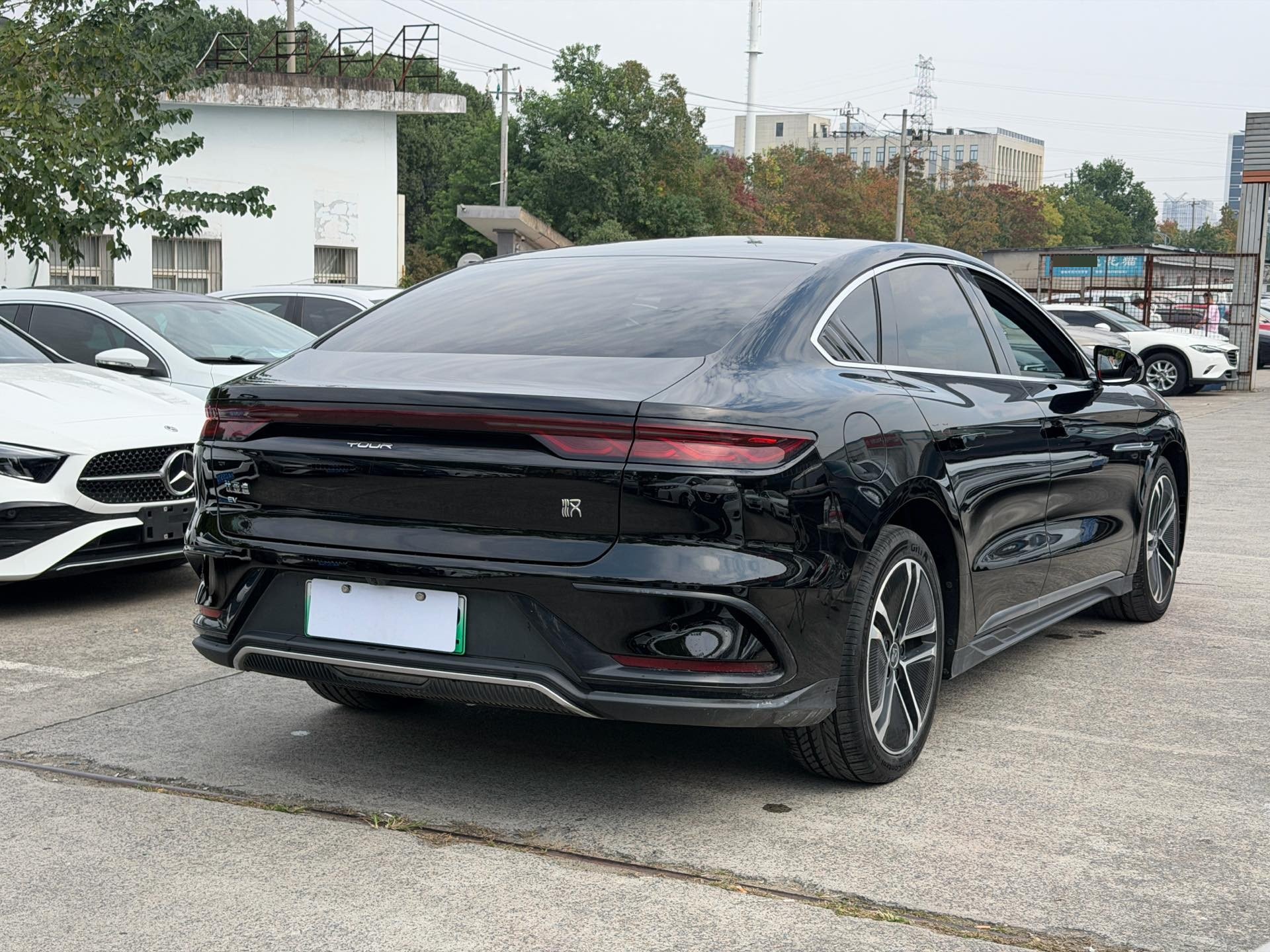BYD Han 2023 car image #13