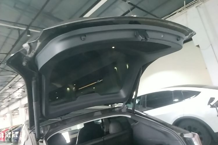 Tesla Model Y 2022 #19 Tesla Model Y 2022 car image #19