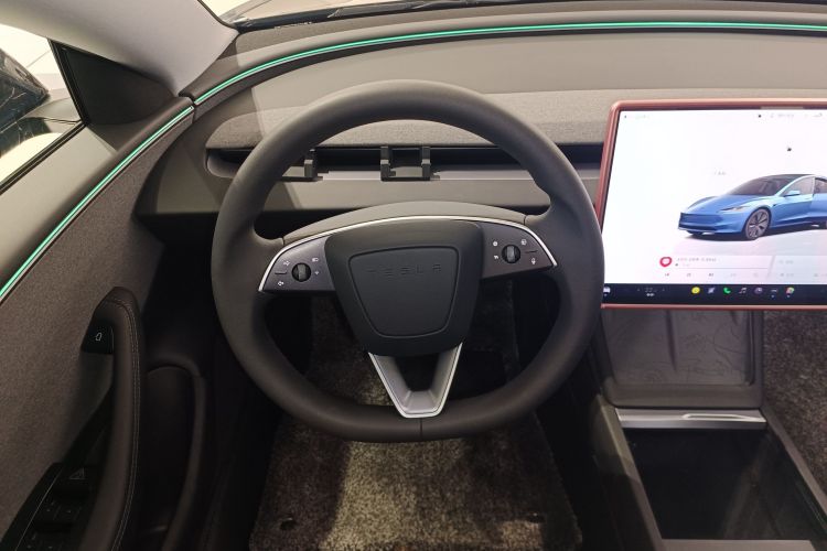 Tesla Model 3 2025 car image #21