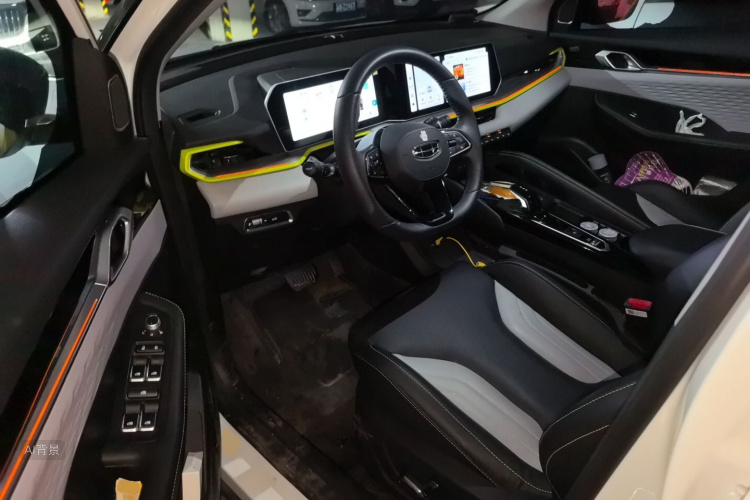 GEELY Coolray 2023 imagen de coche #18