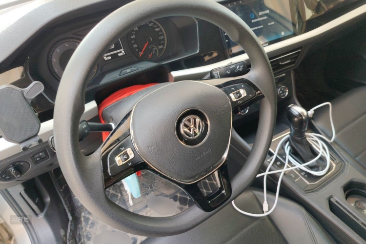 Volkswagen Lavida 2020 car image #12