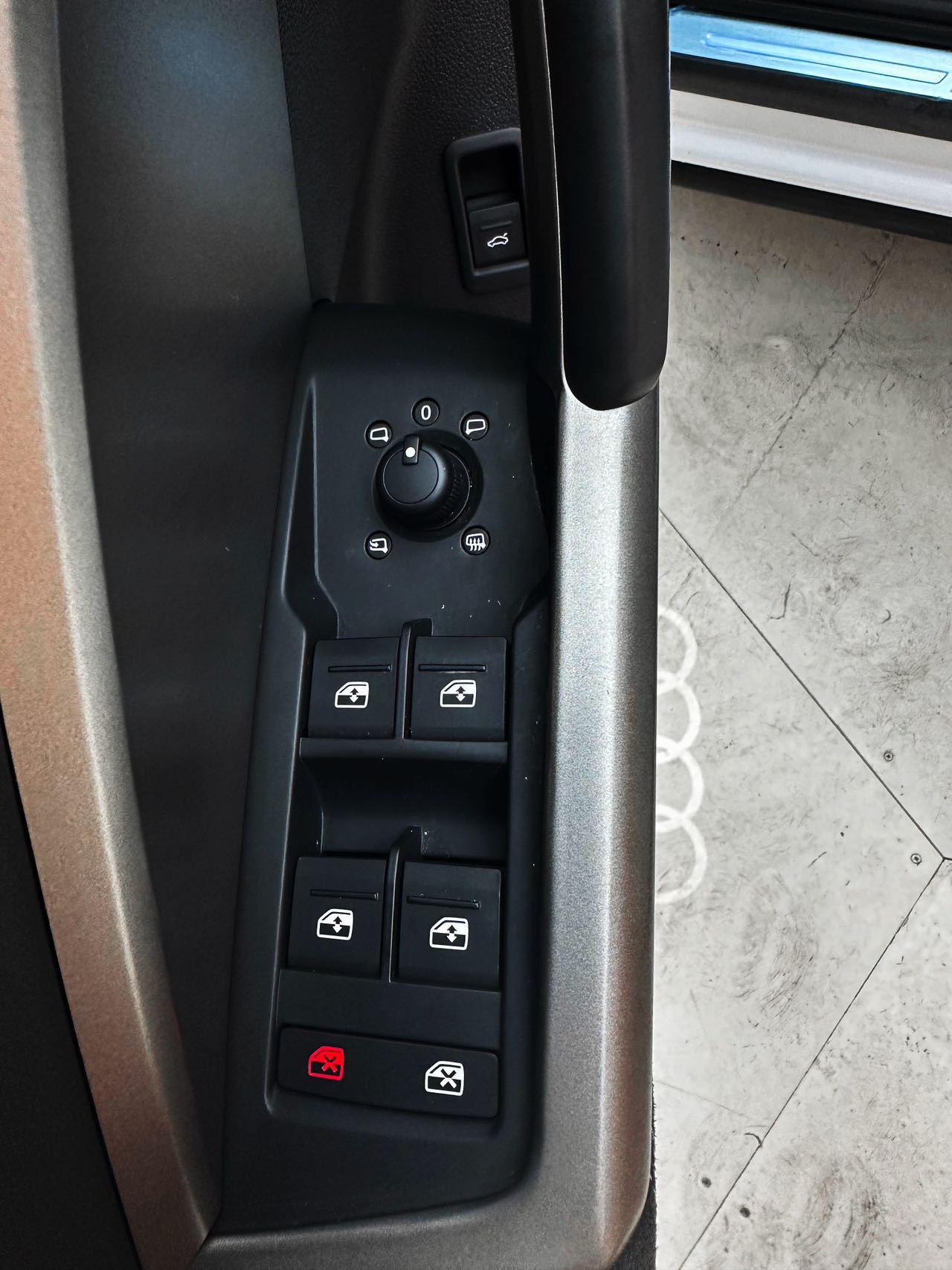 Audi Q3 2022 car image #14