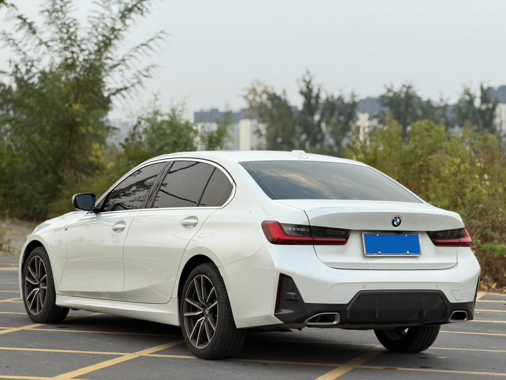 BMW 3 Series 2024 car image #4