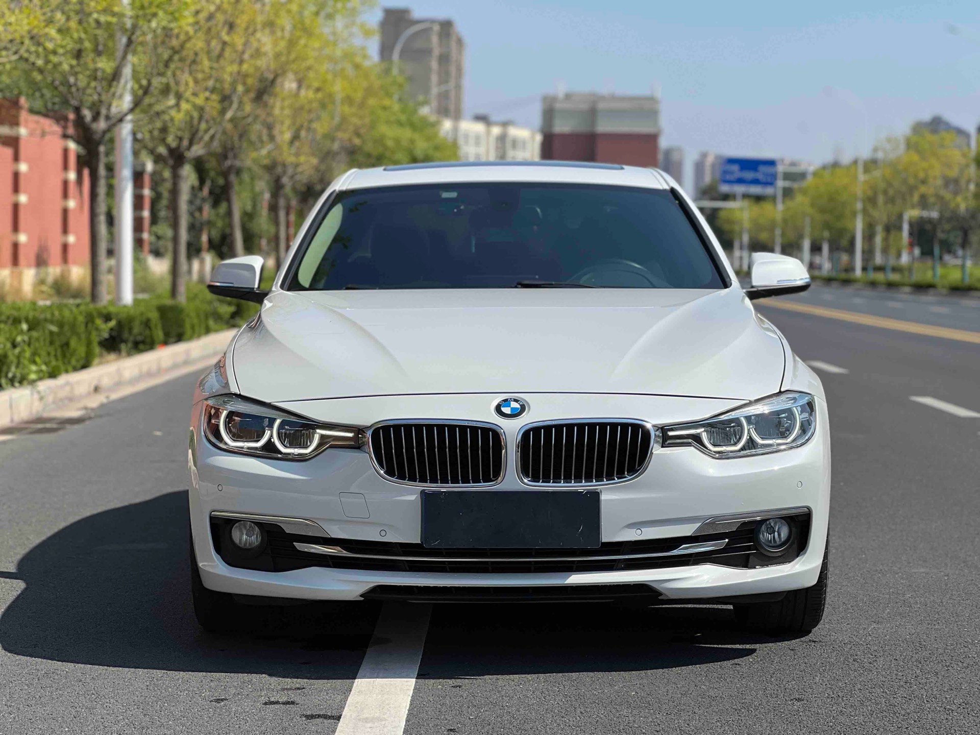 BMW 3 Series 2017 изображение автомобиля #2