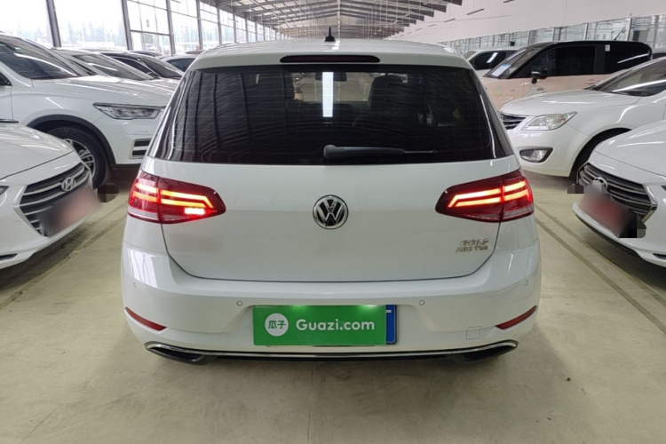 Volkswagen Golf 2020 car image #6