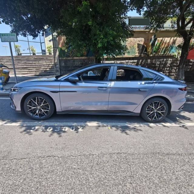 BYD Han 2024 image de voiture #2