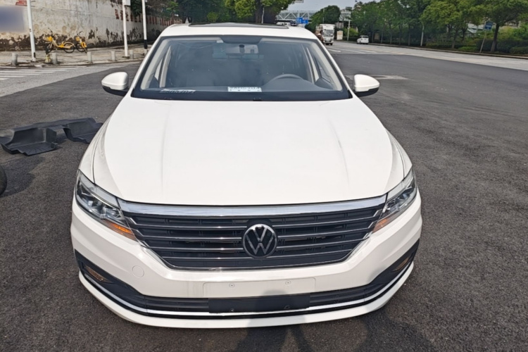 Volkswagen Lavida 2018 car image #3