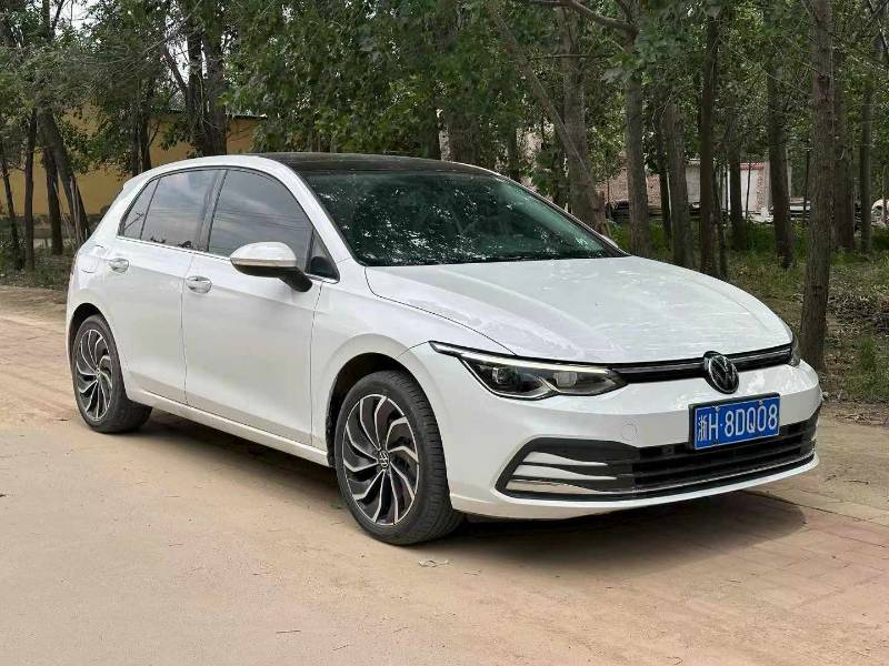 Volkswagen Golf 2023 car image #3