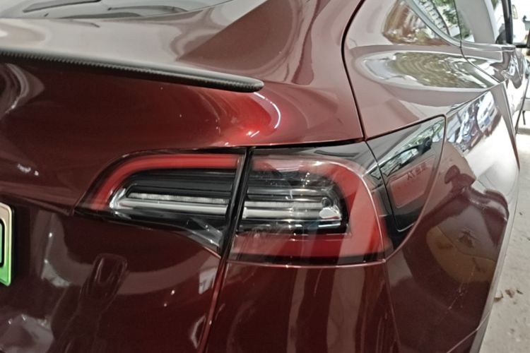 Tesla Model Y 2021 car image #8