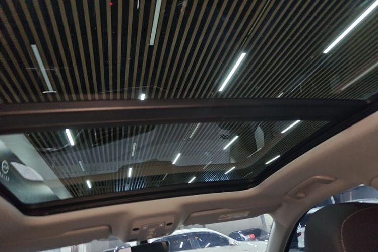 Audi Q3 2022 car image #18
