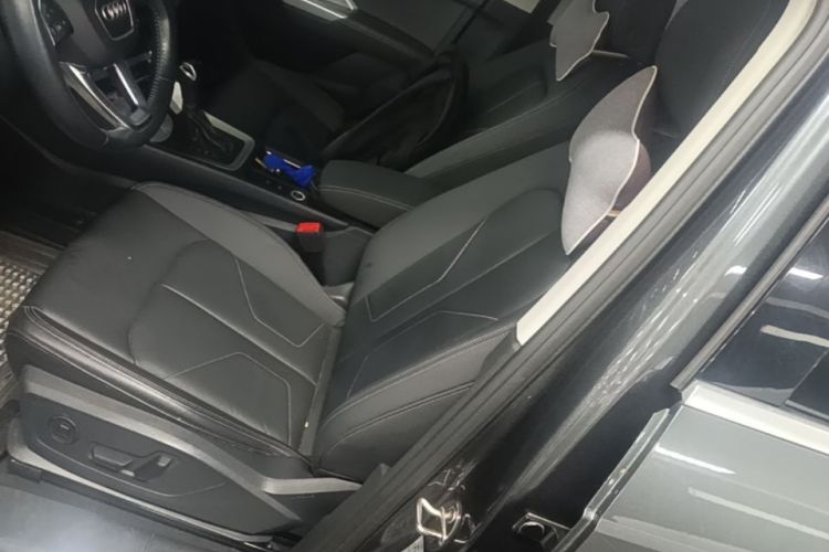 Audi Q3 2020 car image #15