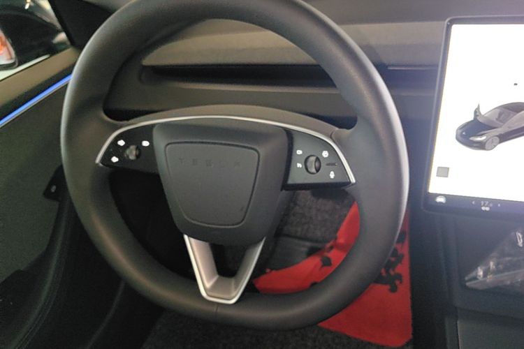 Tesla Model 3 2023 car image #11