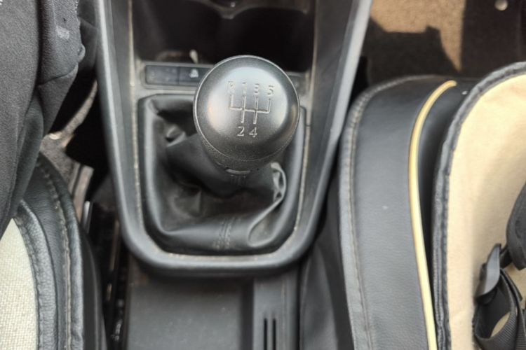 Volkswagen Santana 2018 car image #16
