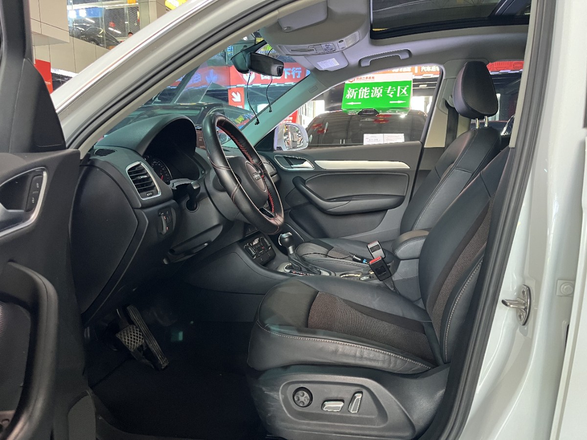 Audi Q3 2018 car image #7