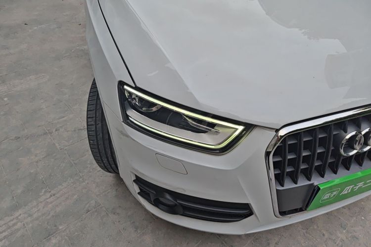 Audi Q3 2014 car image #8