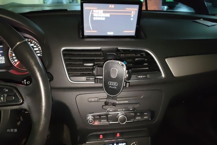 Audi Q3 2015 car image #15