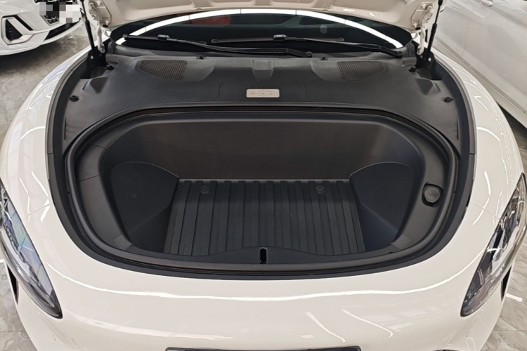 MI SU7 2025 immagine di auto #20