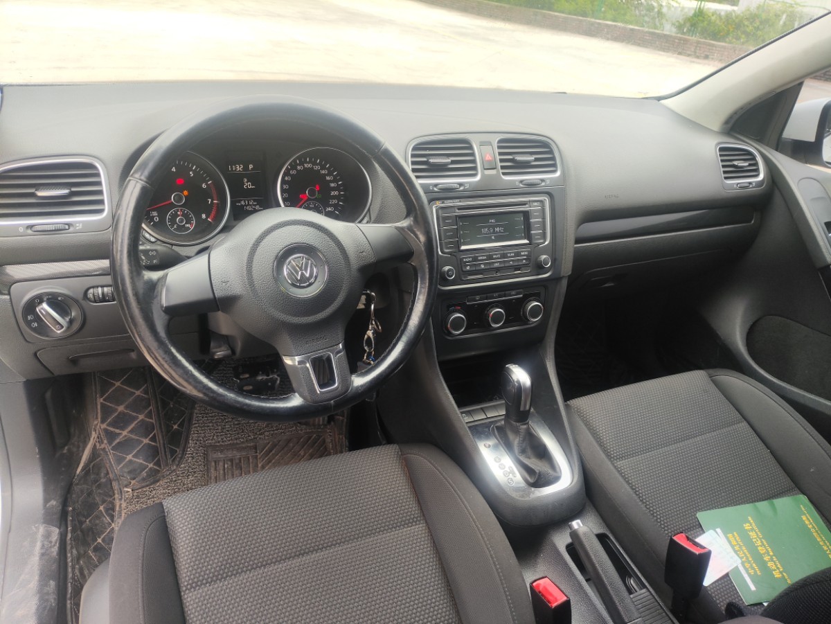 Volkswagen Golf 2014 car image #11